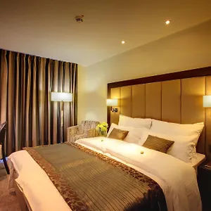 Favor 4*, Düsseldorf Germania